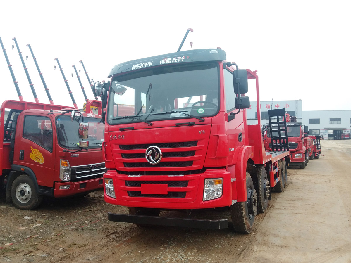 東風(fēng)錦程V6前四后八平板運(yùn)輸車