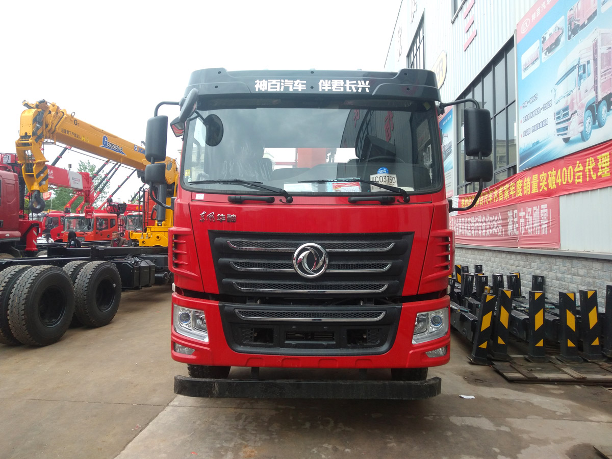 東風華神F5駕駛室單橋上裝石煤6.3噸直臂式吊機