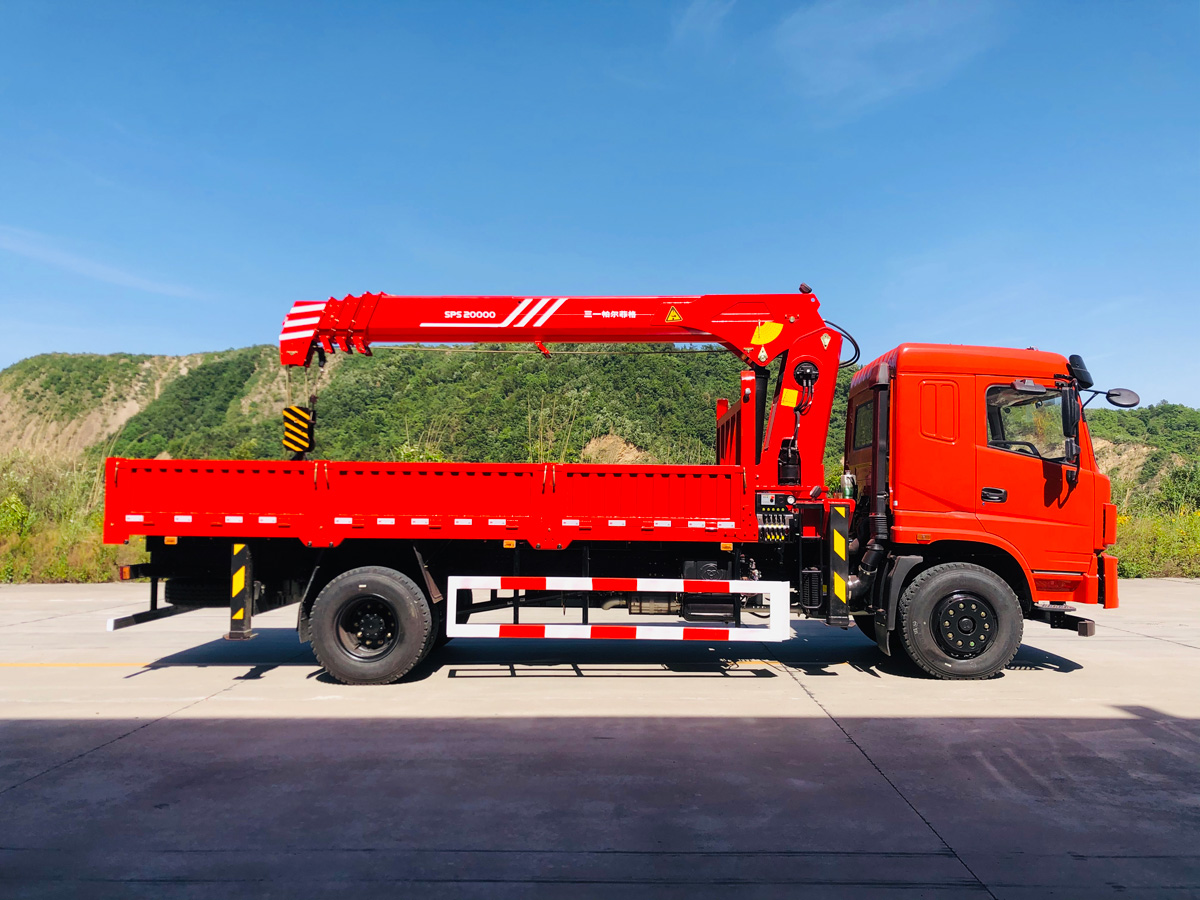 三環T280昊龍駕駛室單橋上裝三一8噸直臂式吊機