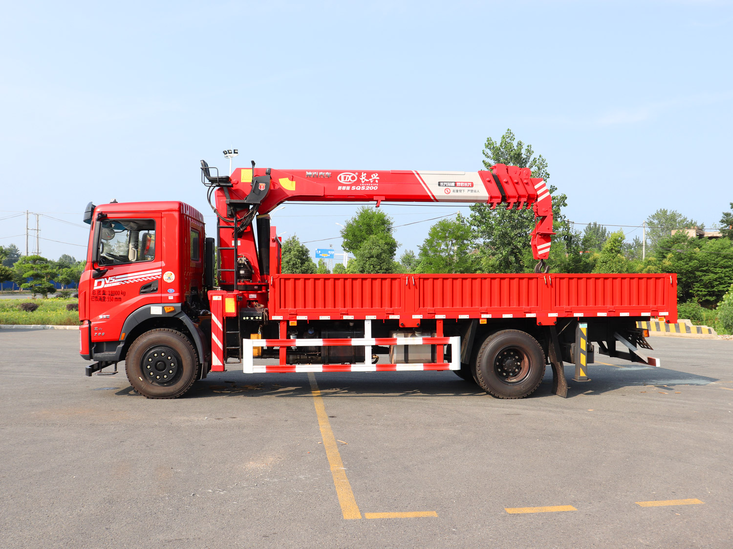 東風(fēng)華神DV5單排上裝長(zhǎng)興8噸直臂式吊機(jī)