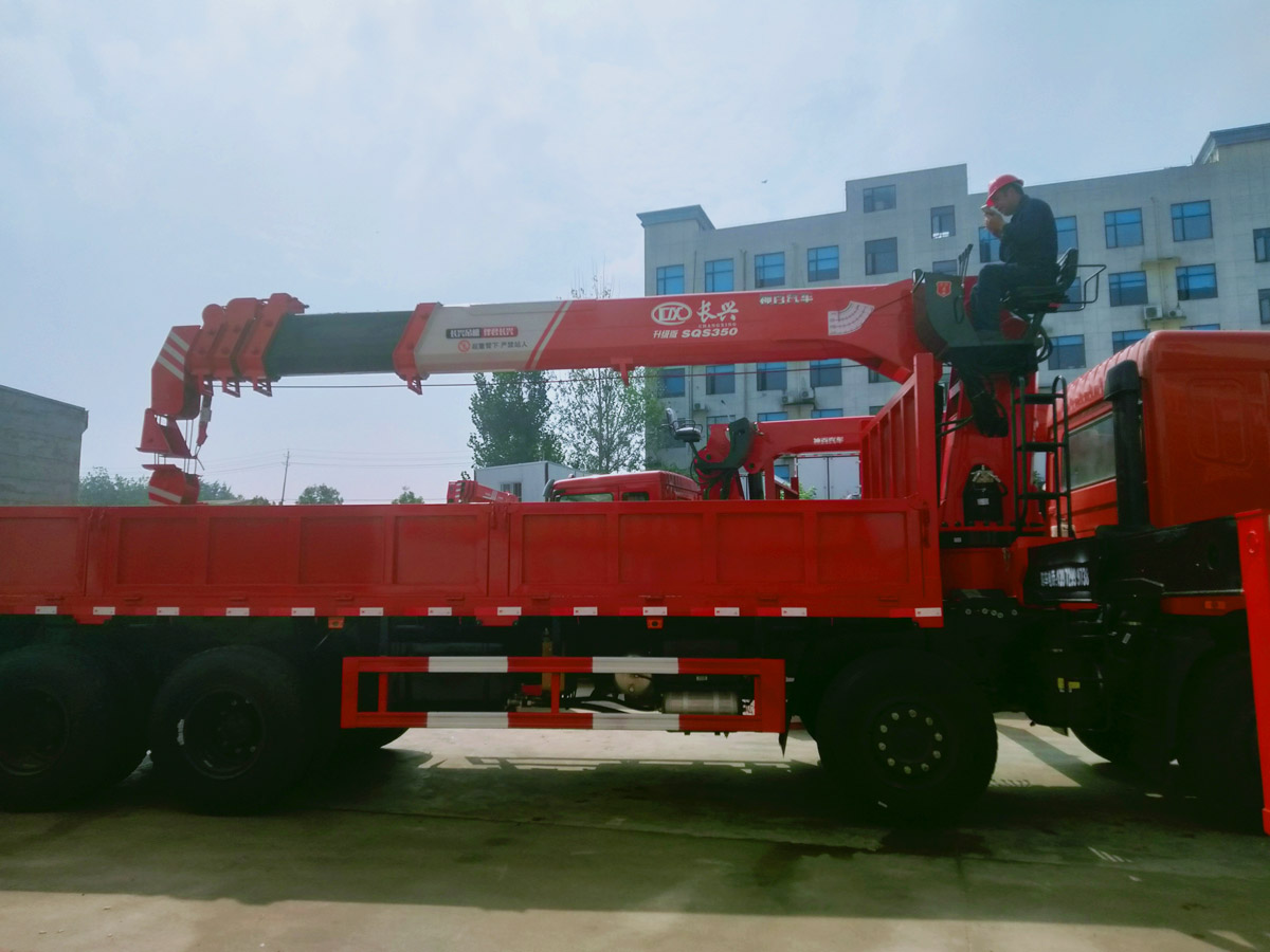 三環(huán)T280昊龍前四后八上裝長(zhǎng)興14噸直臂式吊機(jī)