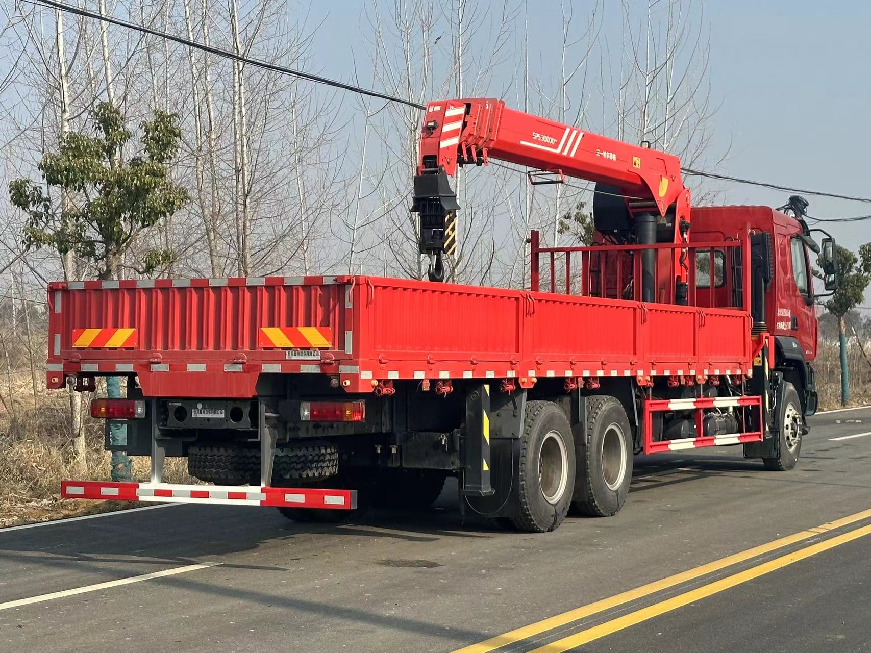 柳汽乘龍H5后八輪隨車吊