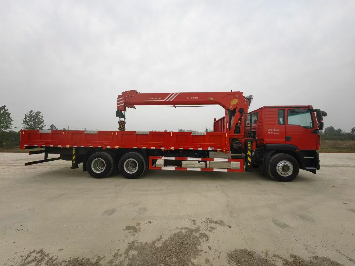 重汽豪沃TX后八輪隨車吊