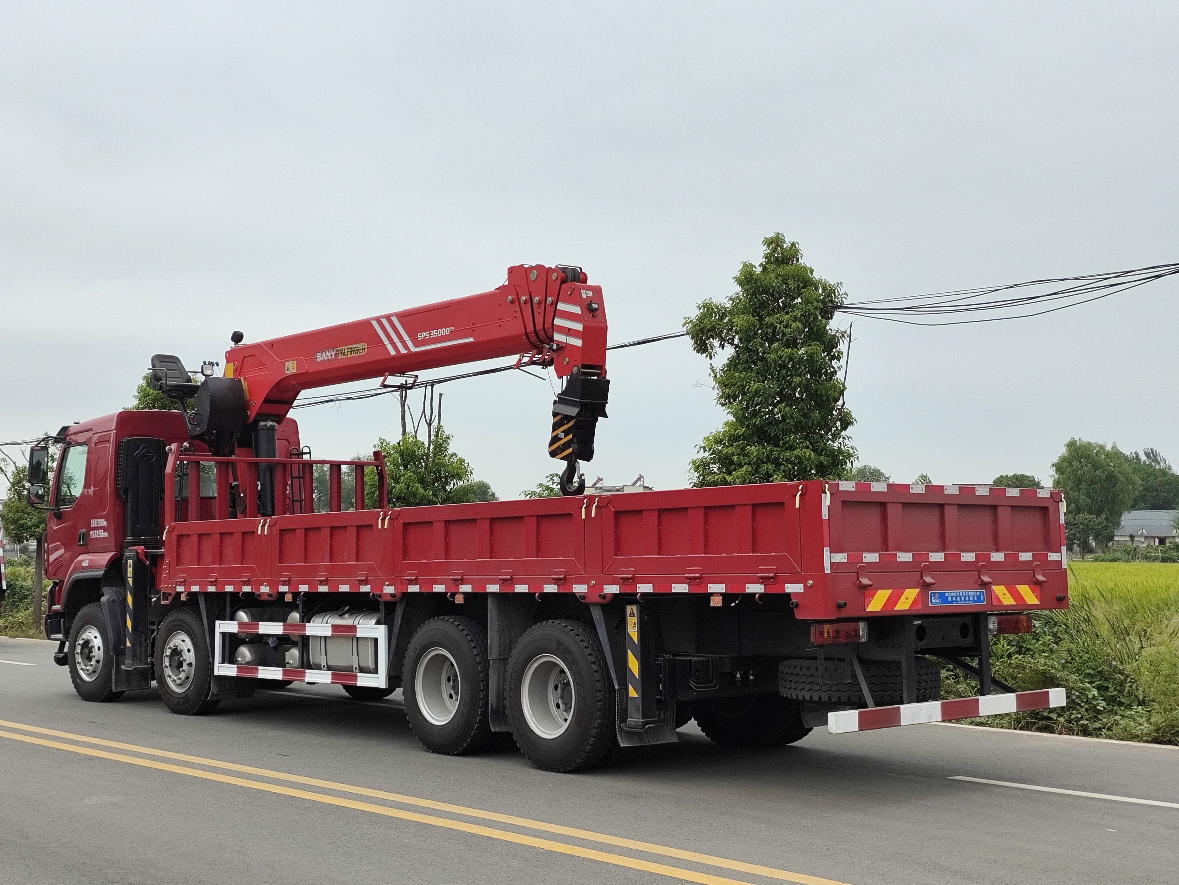 柳汽乘龍前四后八活動車型